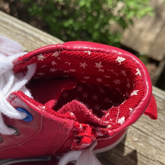 Little girls sneakers by Cat&Jack size 9 - Picture 4 of 6